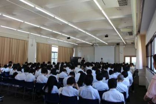 日吉ケ丘高等学校