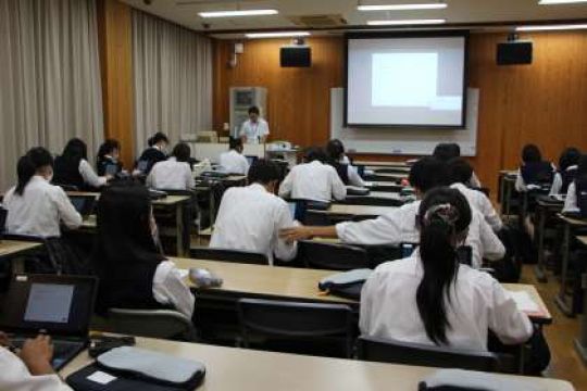 日吉ケ丘高等学校