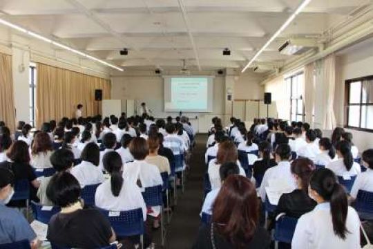 日吉ケ丘高等学校
