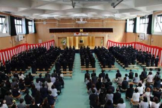 日吉ケ丘高等学校