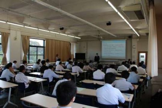 日吉ケ丘高等学校